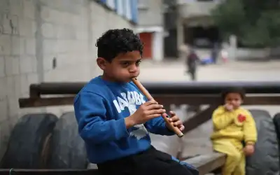 النفط يستقر وسط نمو ضعيف للطلب