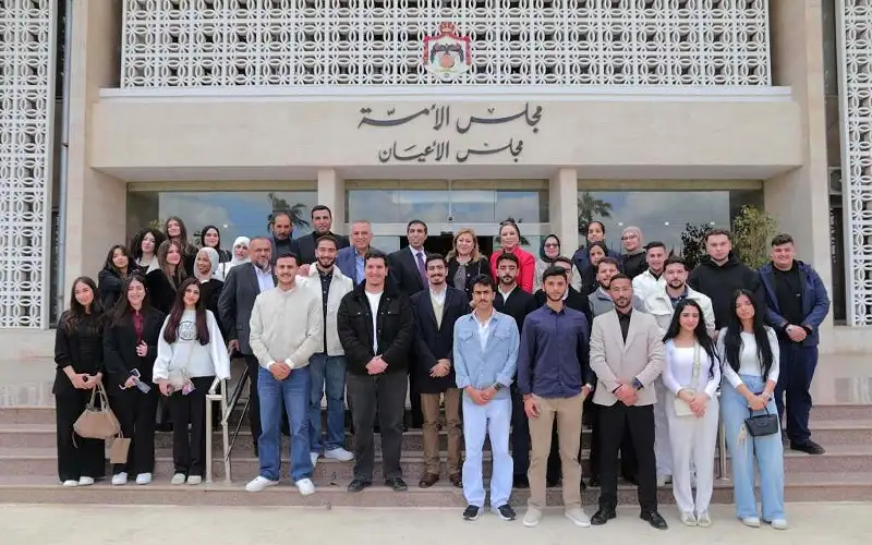 كلية الحقوق في عمان الأهلية تنظم