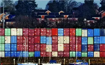 انهيار سور عمارة سكنية في اربد