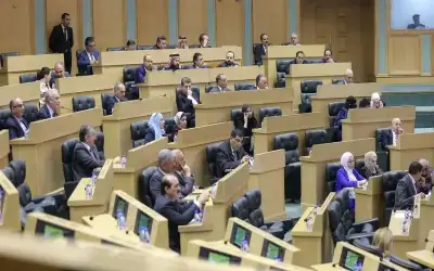 توصية نيابية بتأجيل قروض مربي الثروة