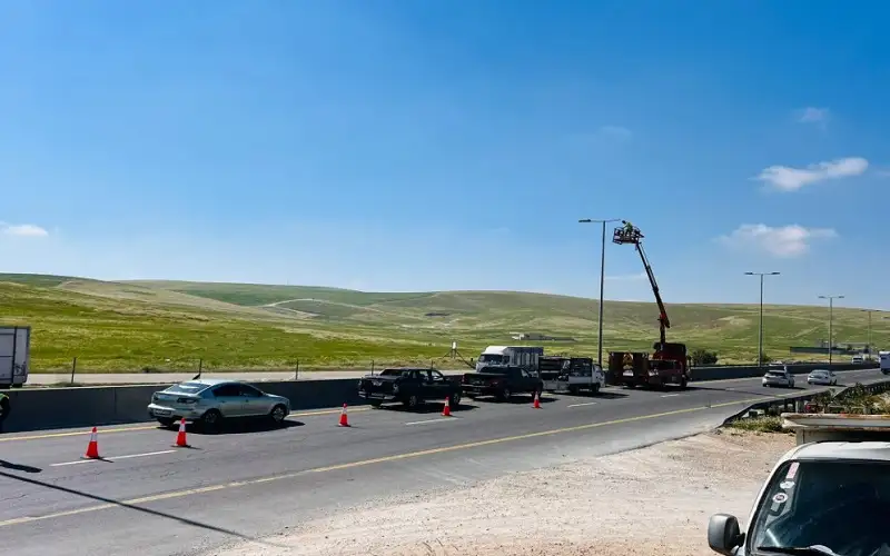 إطلاق مشروع لإنارة ممر عمان التنموي