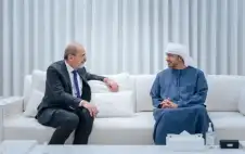 الصفدي يلتقي نظيره الإماراتي في أبو