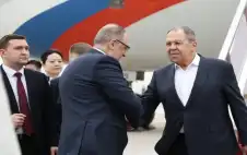 لافروف يصل إلى الصين لتنسيق المواقف