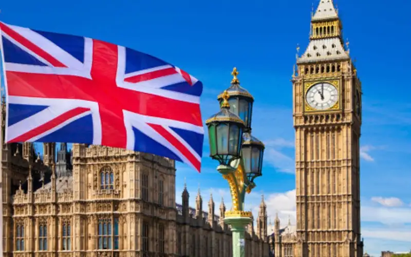 محاكمة اثنين من سماسرة الأسلحة في