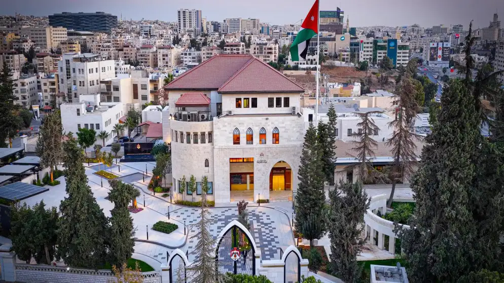 عطلة رسمية في الثلاثين من نيسان