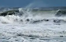 strongالعقبةstrong: غبار وارتفاع للأمواج وفرص أمطار