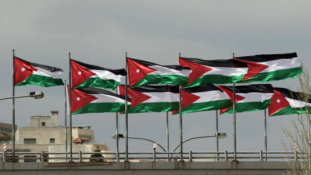 الأردنيون يحيون الذكرى السادسة ليوم العلم..