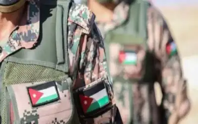 زين تبدأ احتفالاتها بيوم العلم بإضاءة