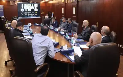 زين تبدأ احتفالاتها بيوم العلم بإضاءة