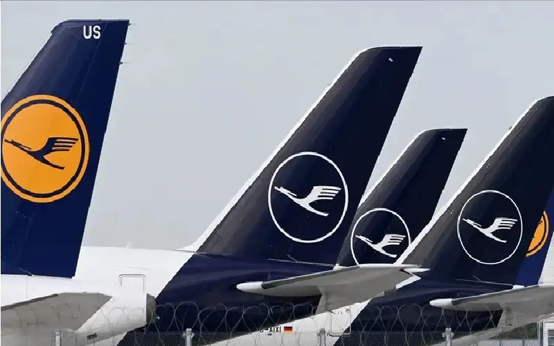 إلغاء مئات الرحلات بسبب إضراب طياري