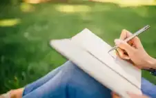 هل ستظل الكتابة فعلا إنسانيا فريدا