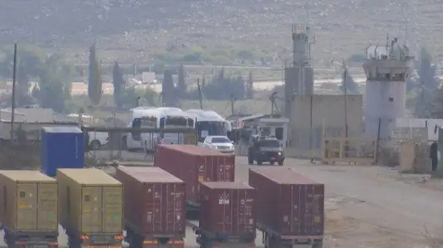 في يوم الأسير الفلسطيني.. 350 طفلا