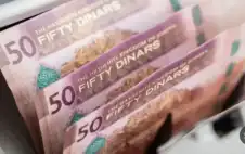 مصدر حكومي : صرف رواتب القطاع