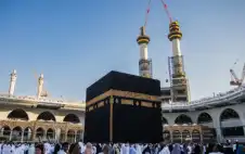 سماعات ومصاحف بقلم قارئ وعصي بيضاء