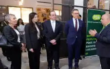 رئيس فنلندا يطلع على مشروع إبداstrongعيstrong