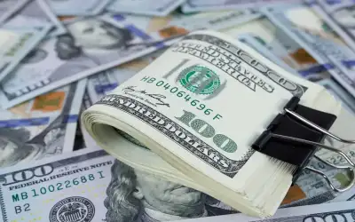 أسعار النفط تقفز 7% مع إغلاق