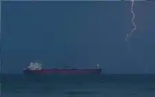 بيانات تتبع السفن: حركة الشحن عبر