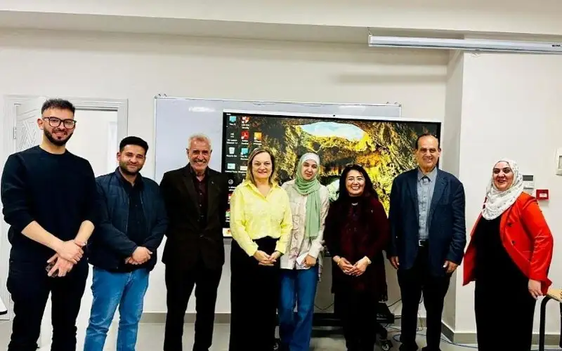 الآداب والعلوم في عمان الأهلية تنظم