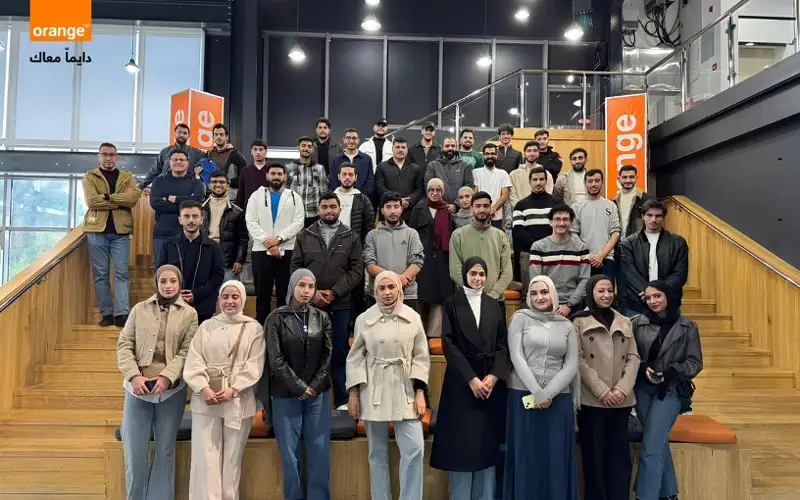 أورنج الأردن تمكن 40 طالبا عبر