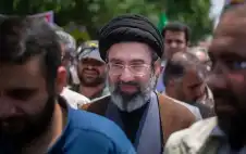 أين مجتبي خامنئي .. كيف تدير