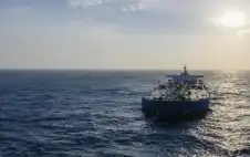 إيران: مضيق هstrongرمstrongز سيبقى مغلقا ما