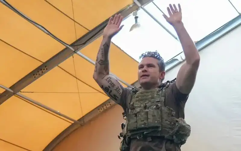 وزير الحرب الأمريكي: قدمنا هدية للعالم