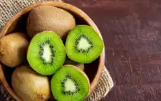 4 أطعمة تساعد على نوم أفضل