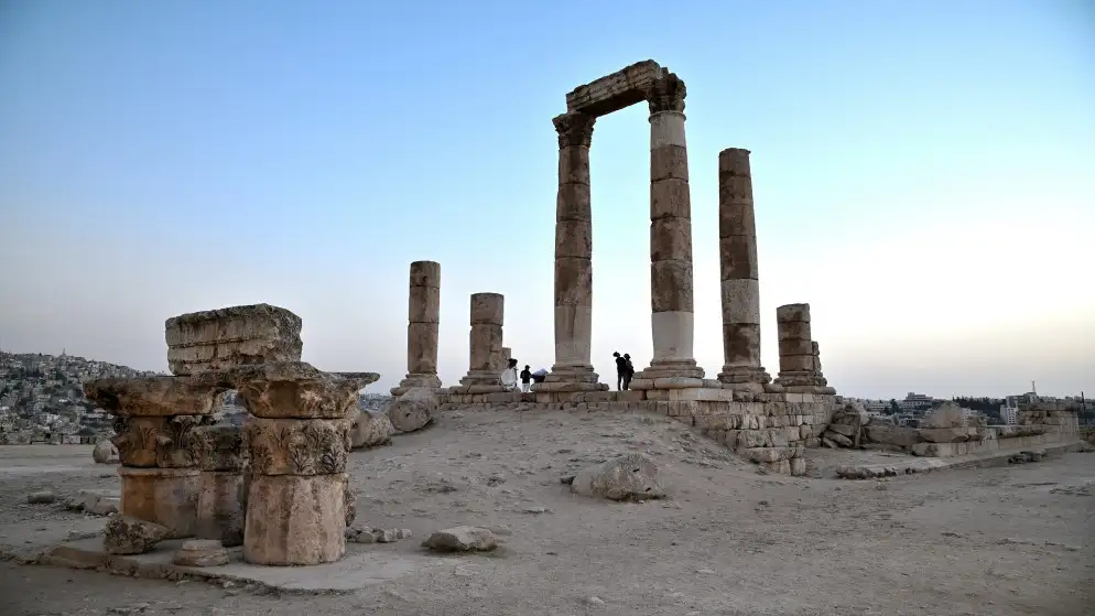 أجواء دافئة في أغلب المناطق الأحد