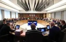 الحكومة تصرف مستحقات لمنشآت صناstrongعيstrongة بقيمة