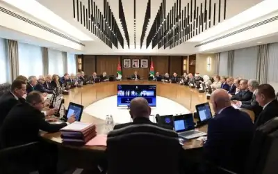 (التربية) تعد برنامجا للاحتفال بمئوية الثورة