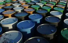 النفط يقفز بأكثر من 2% مع