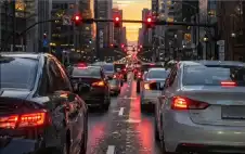 السر الخفي.. لماذا تلحق بك السيارات