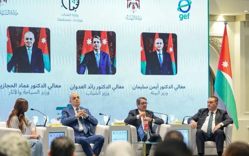 طلبة صيدلة عمان الأهلية يشاركون بملتقى