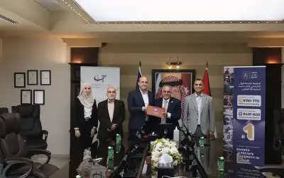 وزير العمل: اغلاق 28 مهنة في