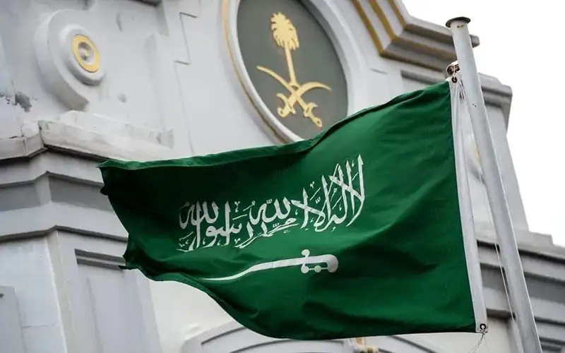 السعودية: تأشيرات الزيارة بجميع أنواعها لا