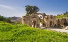 انخفاض طفيف على الحرارة مع بقاء
