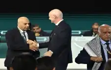 رئيس الاتحاد الفلسطيني يتجاهل نظيره الإسرائيلي