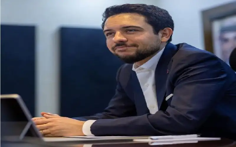 ولي العهد: بناة الوطن يعطيكم العافية