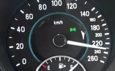 ضبط مركبة تسير بسرعة 232 كمس