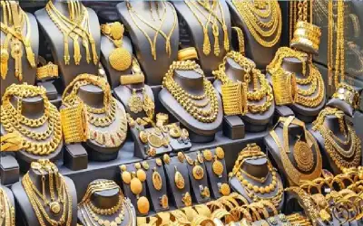 انخفاض أسعار الذهب محليا إلى 92.50