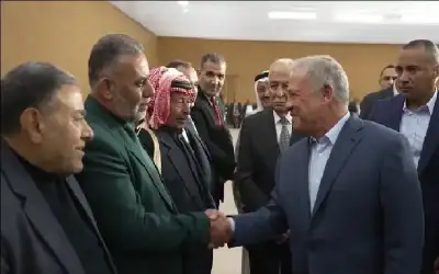 الملك يزور محافظة الزرقاء ويلتقي وجهاءها