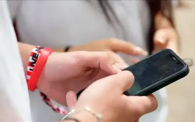 تنظيم الاتصالات: دراسة لتحديد سن أدنى