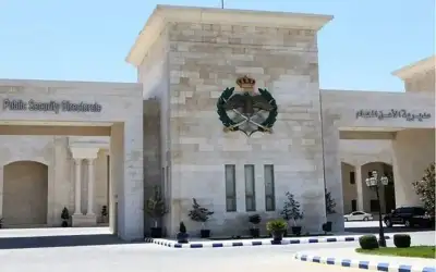 جريمة أسرية في عمان: شاب ينهي