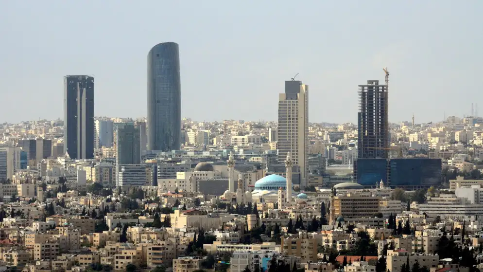 أجواء دافئة في أغلب المناطق حتى