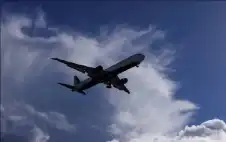 تحذيرات من إلغاء ملايين الرحلات الجوية