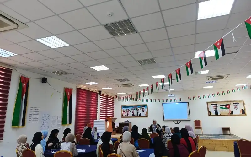 مركز شابات المزار الشمالي ينفذ جلسة