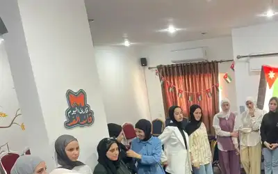 أمير قطر يكرم 3 ضباط أردنيين