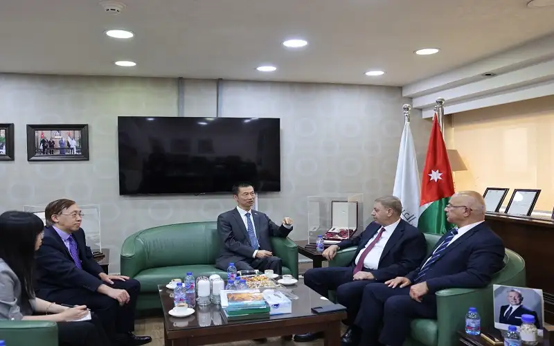 البوتاس العربية تبحث مع السفير الصيني