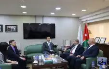 اstrongلبstrongوتاس العربية تبحث مع السفير الصيني
