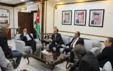 الصناعة والتجارة تبحث مع نقابة المقاولين